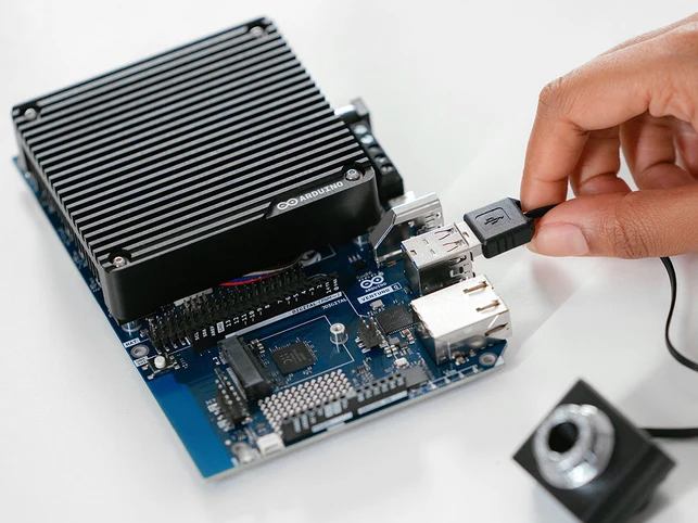 Одноплатный компьютер Arduino VENTUNO Q 16GB RAM 64GB eMMC (ABX00181)